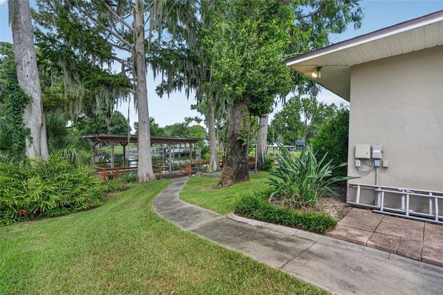235 TEMPLE CIRCLE, Eustis, FL 32726