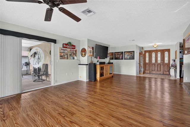 235 TEMPLE CIRCLE, Eustis, FL 32726