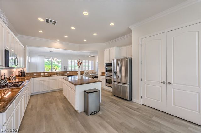 2984 Foxtail Creek Avenue, Henderson, NV 89052