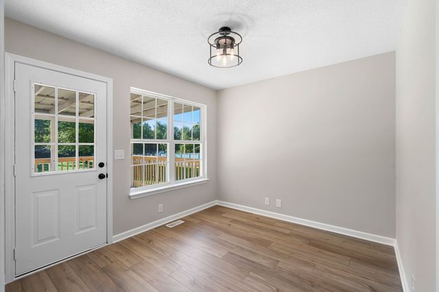 105 Four Season Dr, Murfreesboro, TN 37129