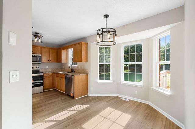 105 Four Season Dr, Murfreesboro, TN 37129