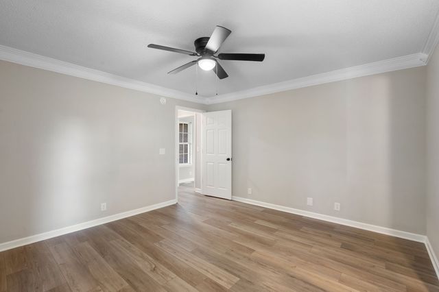 105 Four Season Dr, Murfreesboro, TN 37129