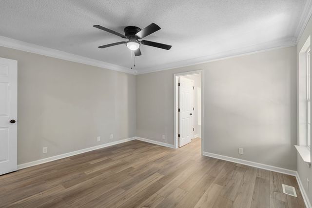 105 Four Season Dr, Murfreesboro, TN 37129