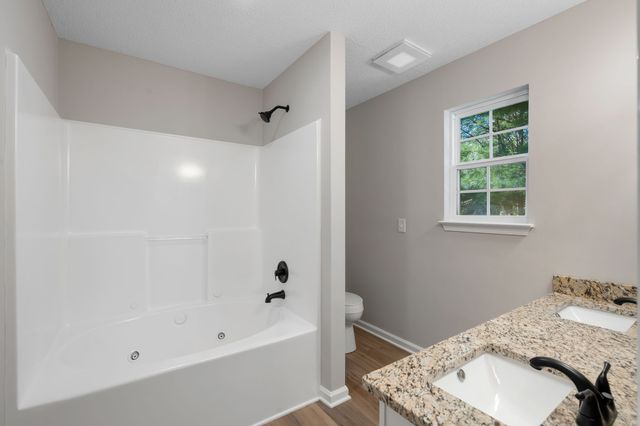 105 Four Season Dr, Murfreesboro, TN 37129