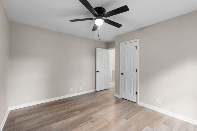 105 Four Season Dr, Murfreesboro, TN 37129