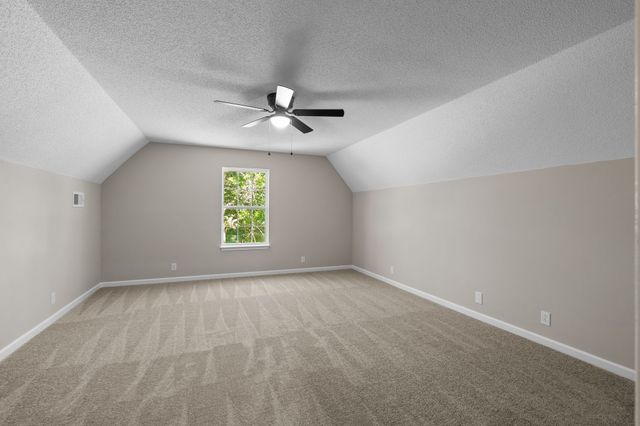 105 Four Season Dr, Murfreesboro, TN 37129