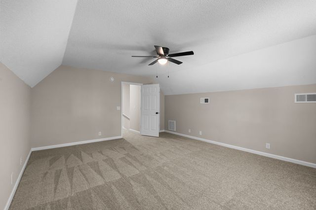 105 Four Season Dr, Murfreesboro, TN 37129