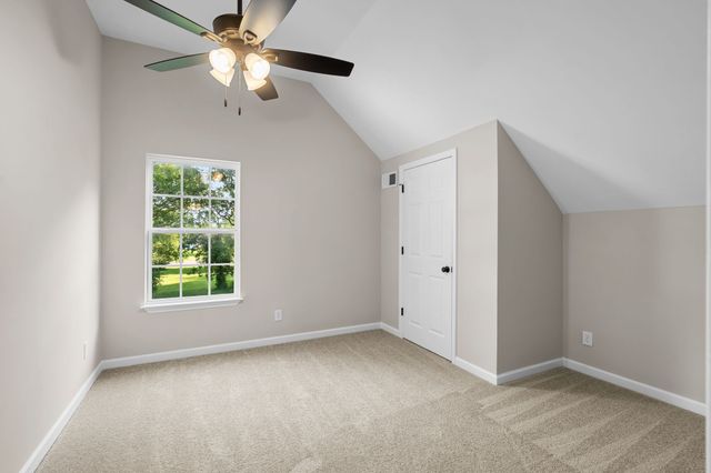 105 Four Season Dr, Murfreesboro, TN 37129