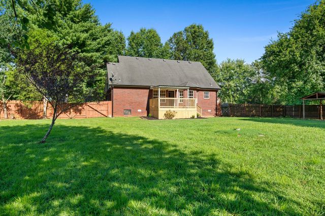 105 Four Season Dr, Murfreesboro, TN 37129