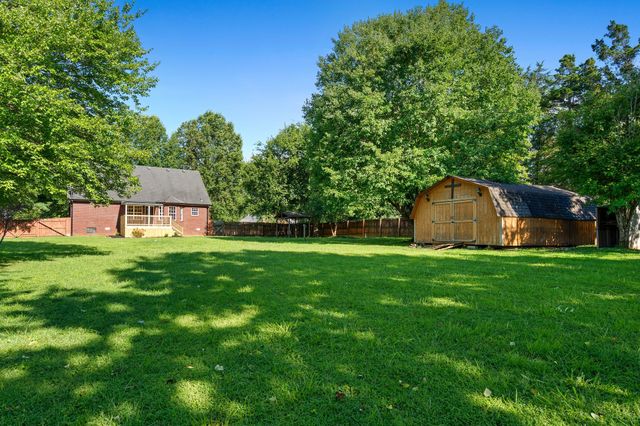 105 Four Season Dr, Murfreesboro, TN 37129