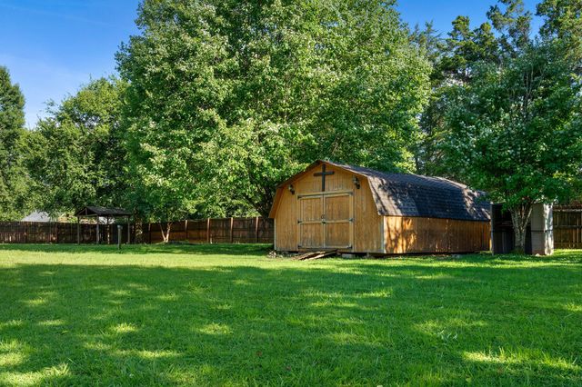 105 Four Season Dr, Murfreesboro, TN 37129