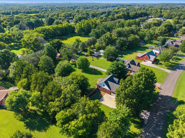 105 Four Season Dr, Murfreesboro, TN 37129