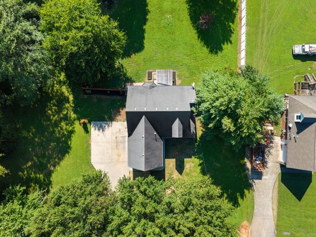 105 Four Season Dr, Murfreesboro, TN 37129
