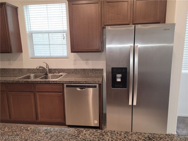 6088 Rose Springs Avenue, Las Vegas, NV 89130