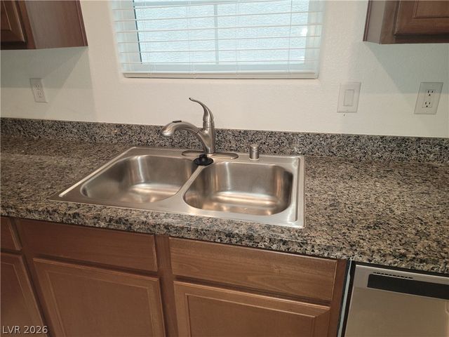 6088 Rose Springs Avenue, Las Vegas, NV 89130
