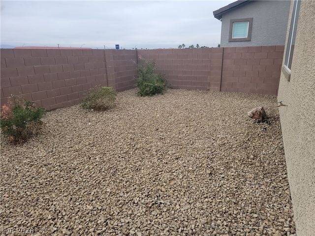 6088 Rose Springs Avenue, Las Vegas, NV 89130