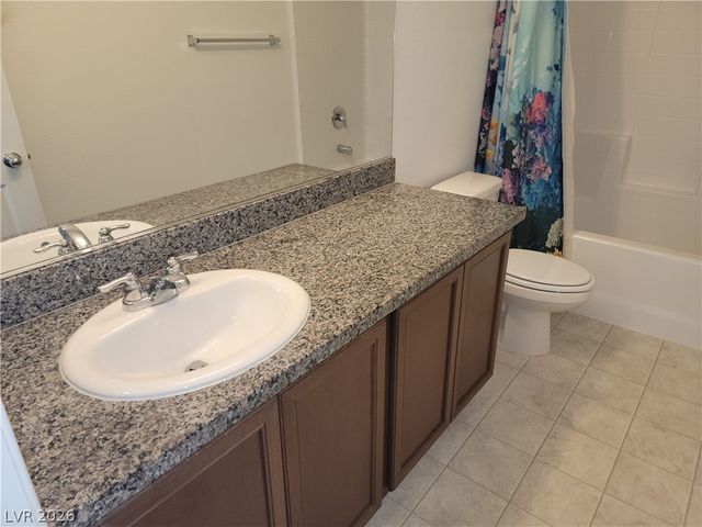 6088 Rose Springs Avenue, Las Vegas, NV 89130