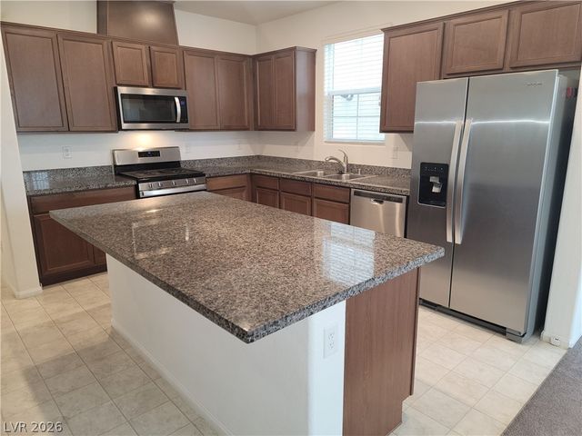 6088 Rose Springs Avenue, Las Vegas, NV 89130
