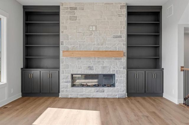 1801 SW Arbormist Drive, Lee's Summit, MO 64082