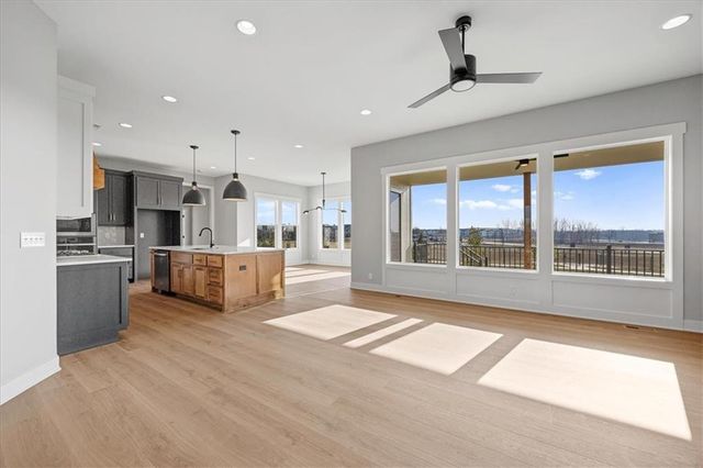 1801 SW Arbormist Drive, Lee's Summit, MO 64082