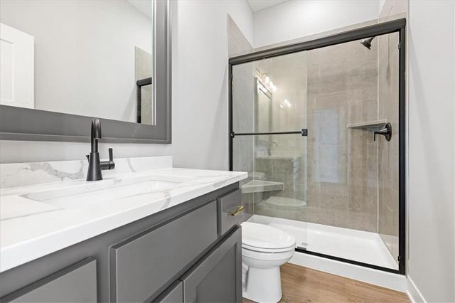 1801 SW Arbormist Drive, Lee's Summit, MO 64082
