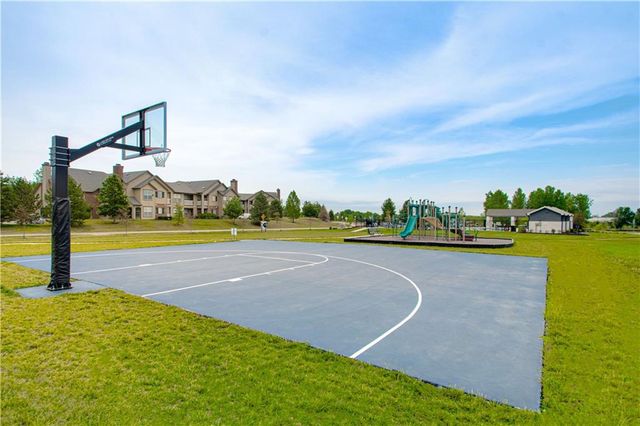 1801 SW Arbormist Drive, Lee's Summit, MO 64082
