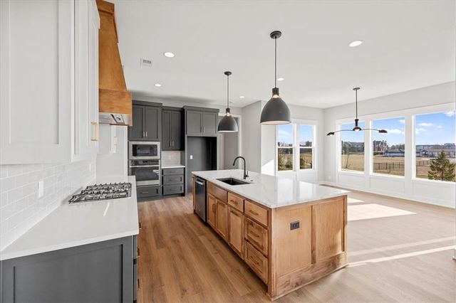 1801 SW Arbormist Drive, Lee's Summit, MO 64082