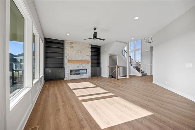 1801 SW Arbormist Drive, Lee's Summit, MO 64082