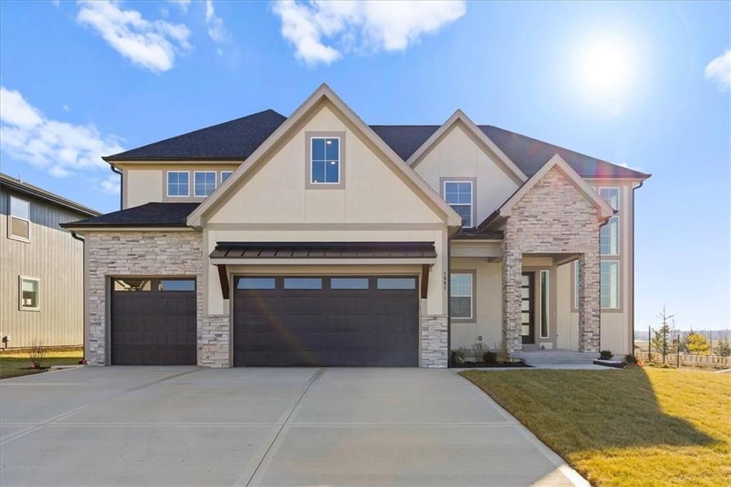 1801 SW Arbormist Drive, Lee's Summit, MO 64082