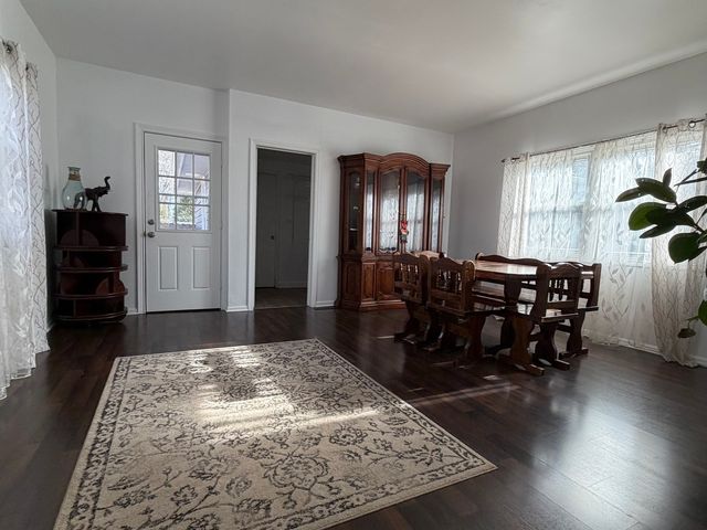 11644 W Elmwood Place, Deerfield, IL 60015