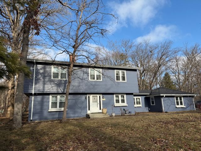 11644 W Elmwood Place, Deerfield, IL 60015