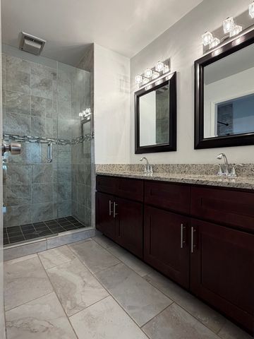 11644 W Elmwood Place, Deerfield, IL 60015