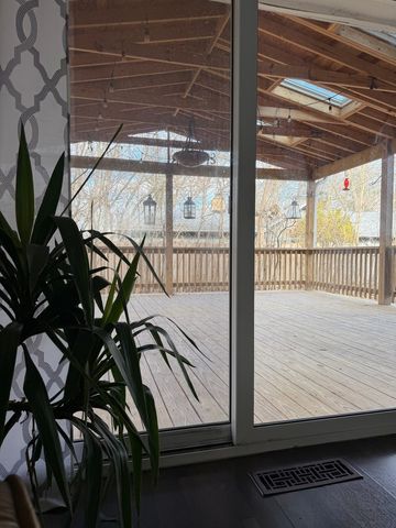 11644 W Elmwood Place, Deerfield, IL 60015