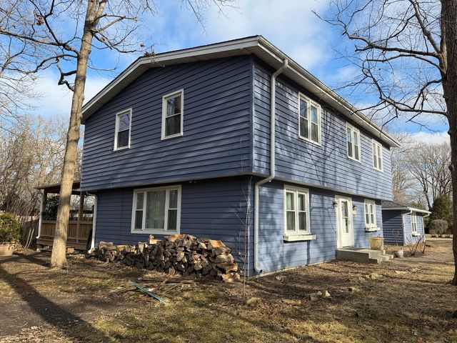 11644 W Elmwood Place, Deerfield, IL 60015