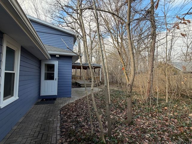 11644 W Elmwood Place, Deerfield, IL 60015