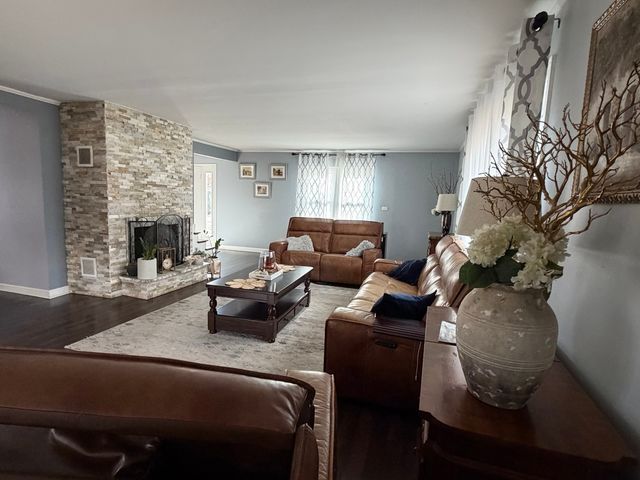 11644 W Elmwood Place, Deerfield, IL 60015