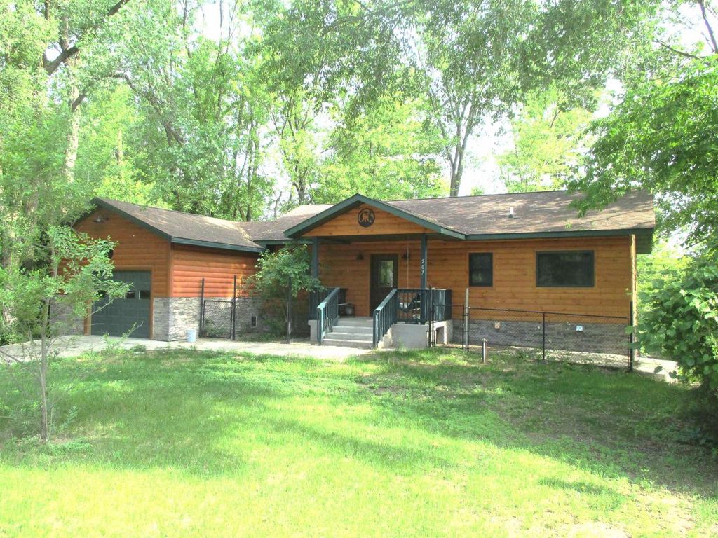 207 E Water Street, Montello, WI 53949