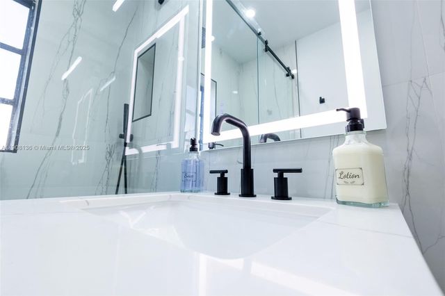 311 Liberty St 7, Hollywood, FL 33019