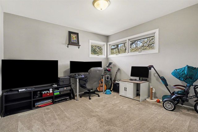 133 W Hughes Street, Marshall, MI 49068