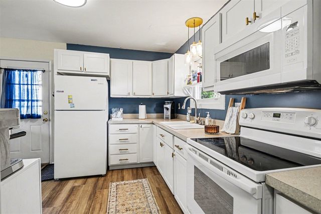 133 W Hughes Street, Marshall, MI 49068