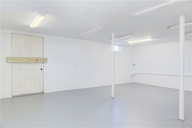 35 Corys Court, Portsmouth, RI 02871