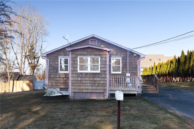 35 Corys Court, Portsmouth, RI 02871