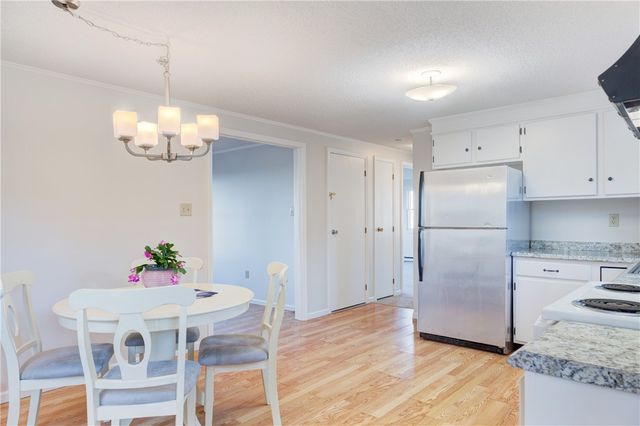 35 Corys Court, Portsmouth, RI 02871