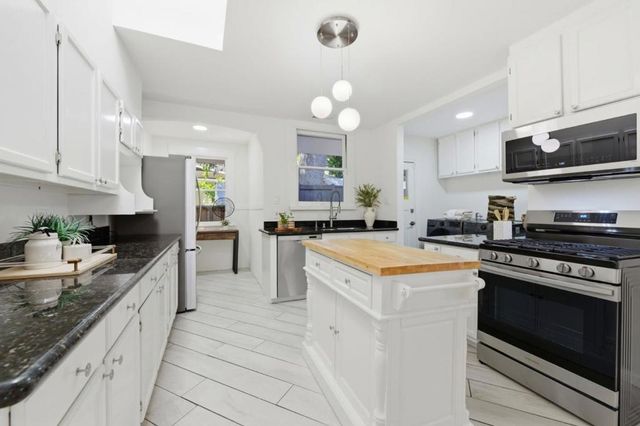 235 Middlefield Road, Palo Alto, CA 94301