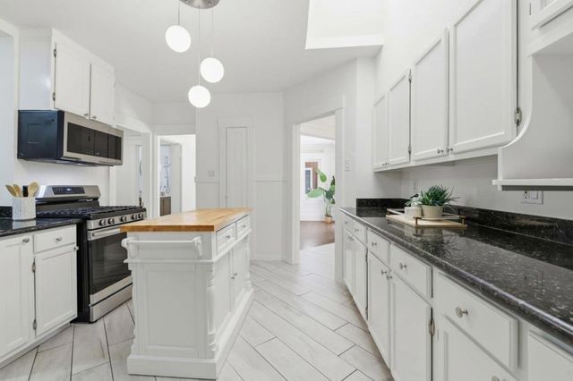 235 Middlefield Road, Palo Alto, CA 94301