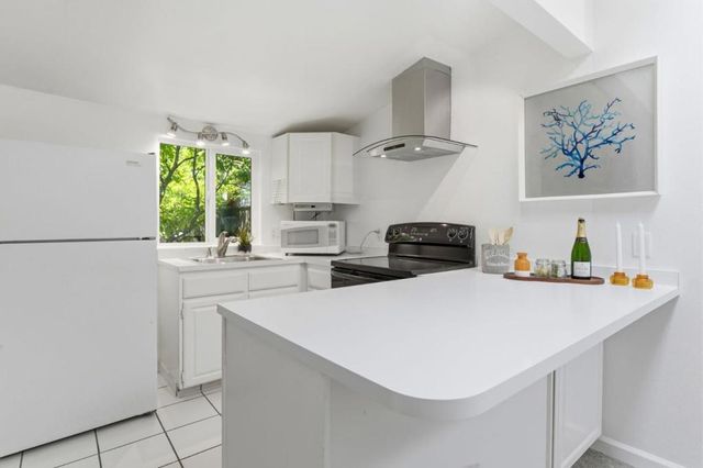 235 Middlefield Road, Palo Alto, CA 94301