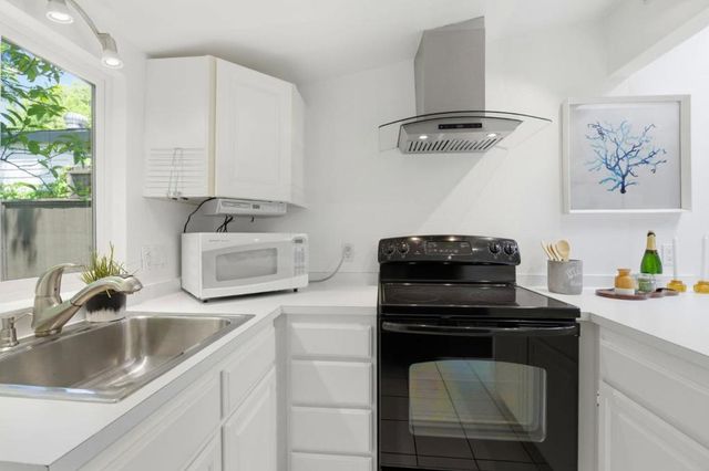 235 Middlefield Road, Palo Alto, CA 94301