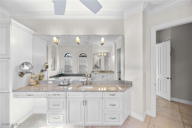 7788 Classics DR, Naples, FL 34113