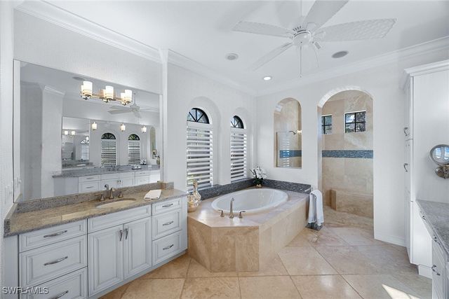 7788 Classics DR, Naples, FL 34113