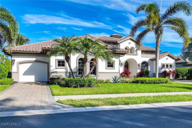 7788 Classics DR, Naples, FL 34113